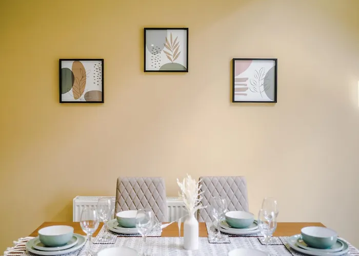 R&R - Modern Townhouse Near Etihad & City Centre