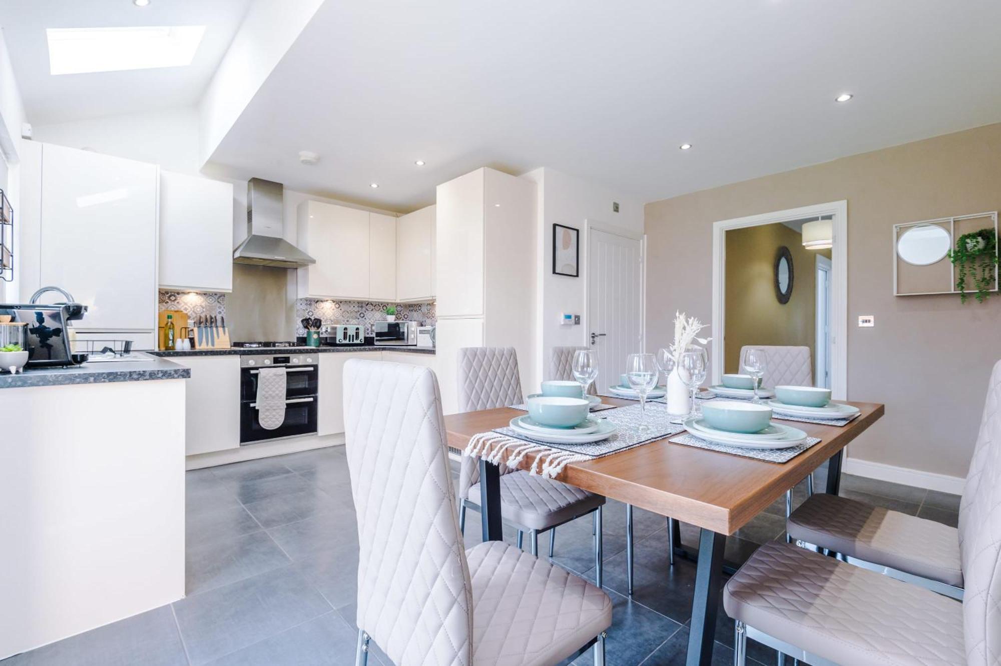 Casa vacanze R&r - Modern Townhouse Near Etihad & Centre